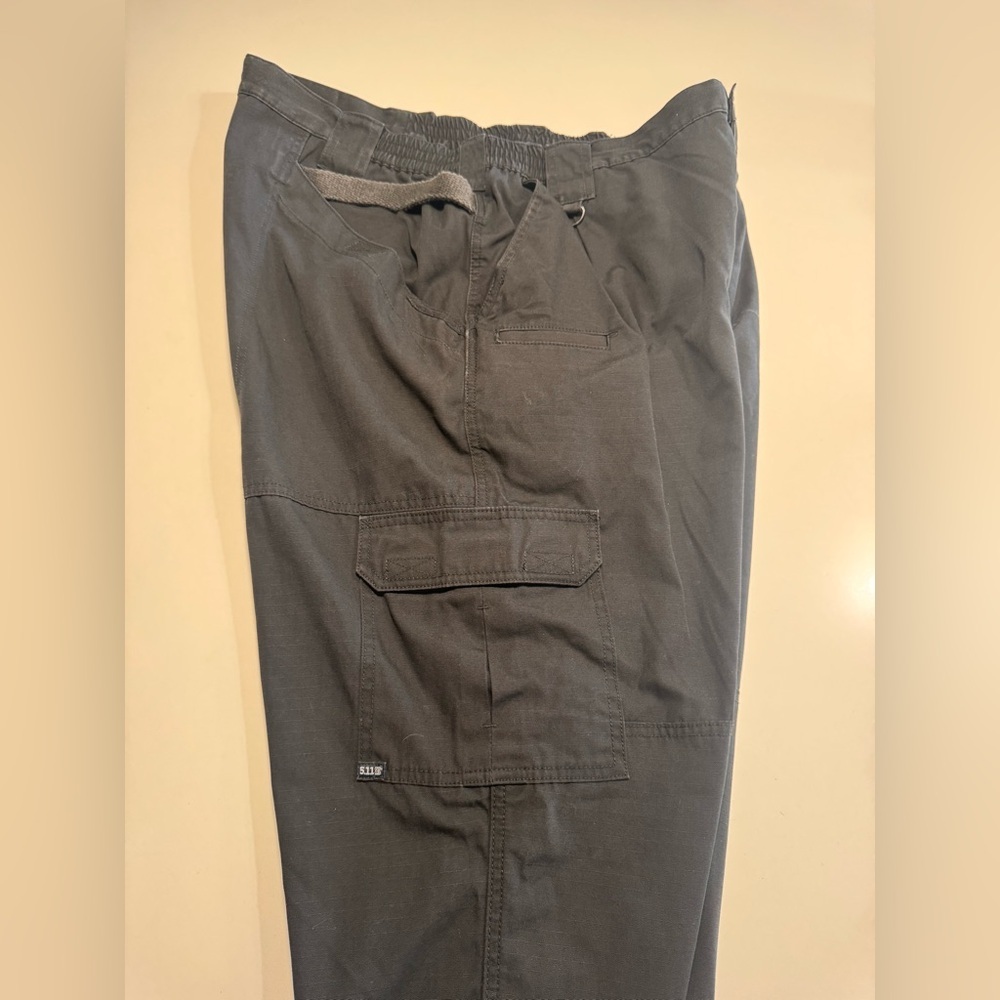 5.11 Tactical Men’s Ripstop Pants Color Black Size 42x30 Rugged Military Police - Picture 4 of 10